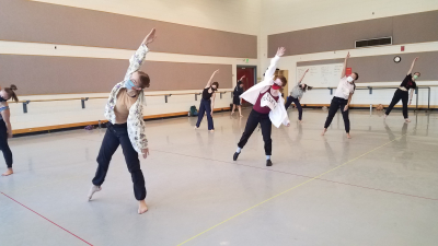 U Dancers rehearse new work by Guest Artist Melanie George
